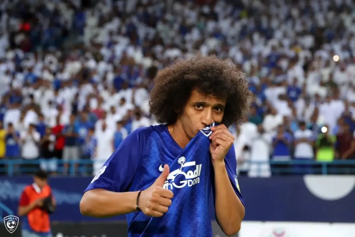 عموري بقميص الهلال السعودي