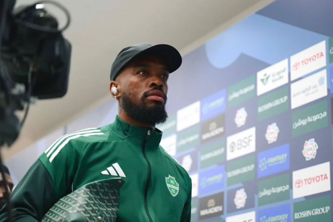 لاعب الأهلي إيفان توني