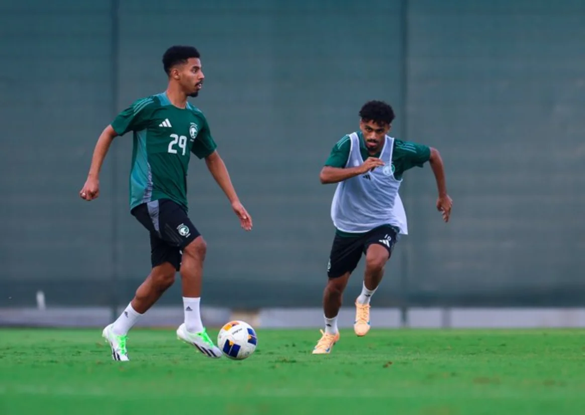 الأخضر تحت23 يواجه تونس ضمن الدورة الدولية الودية بالإمارات