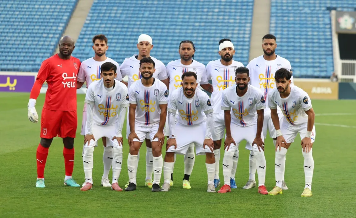 نادي أبها يتصدر دوري يلو