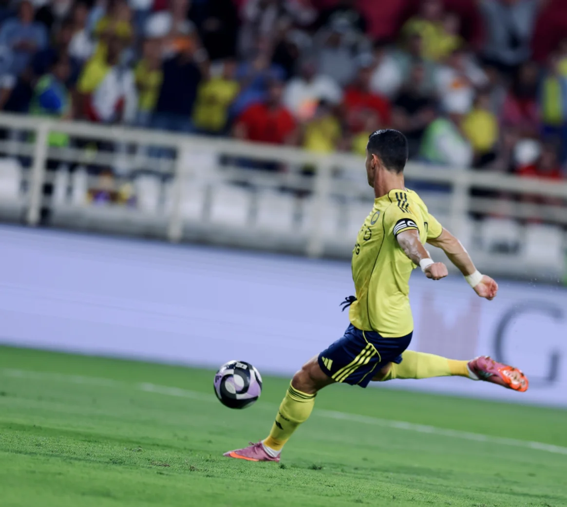 لاعبو النصر أمام الوحدة الإماراتي وديًا