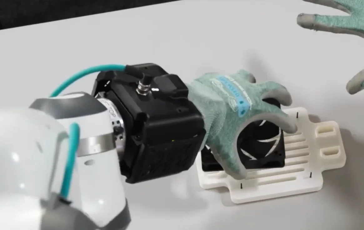 ابتكار ذراع روبوتية تحاكي اليد البشرية