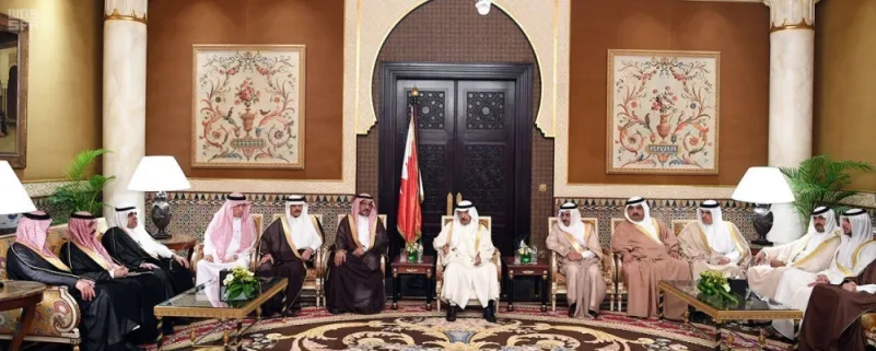 رئيس وزراء البحرين لرؤساء التحرير: مهنية عالية وتاريخ حافل للصحافة السعودية