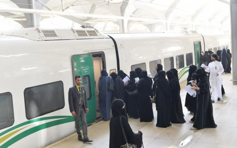 إمارة مكة تنظم أولى رحلات برنامج العمرة والزيارة