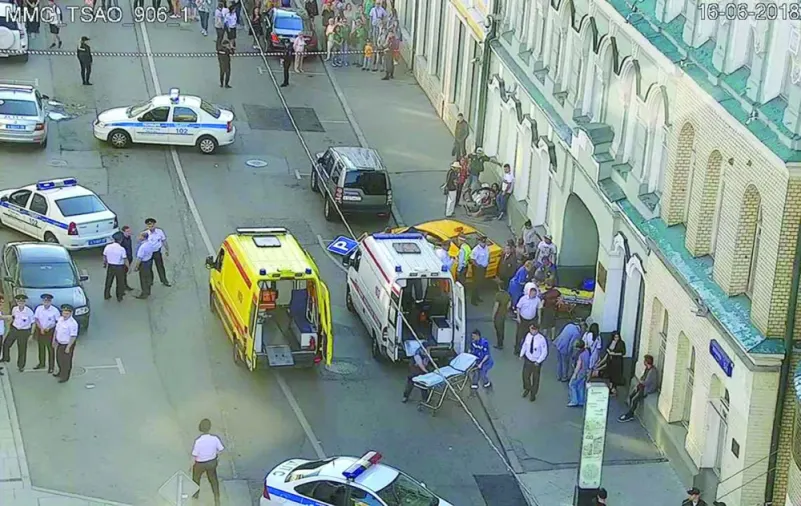 سيارة تدهس 8 مشجعين في موسكو