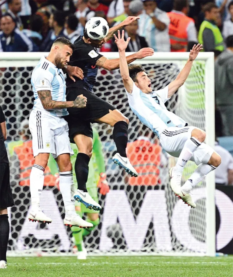 لاعبو الأرجنتين ينقلبون على مدربهم.. ومصدر ينفي