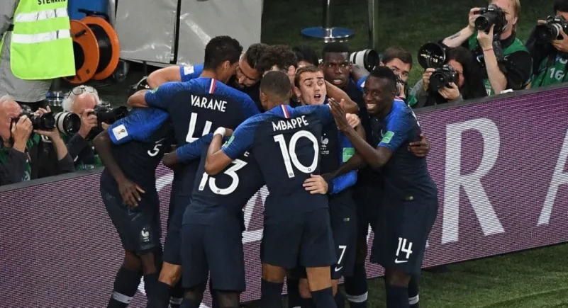 رأسية أومتيتي تؤهل فرنسا لنهائي كأس العالم