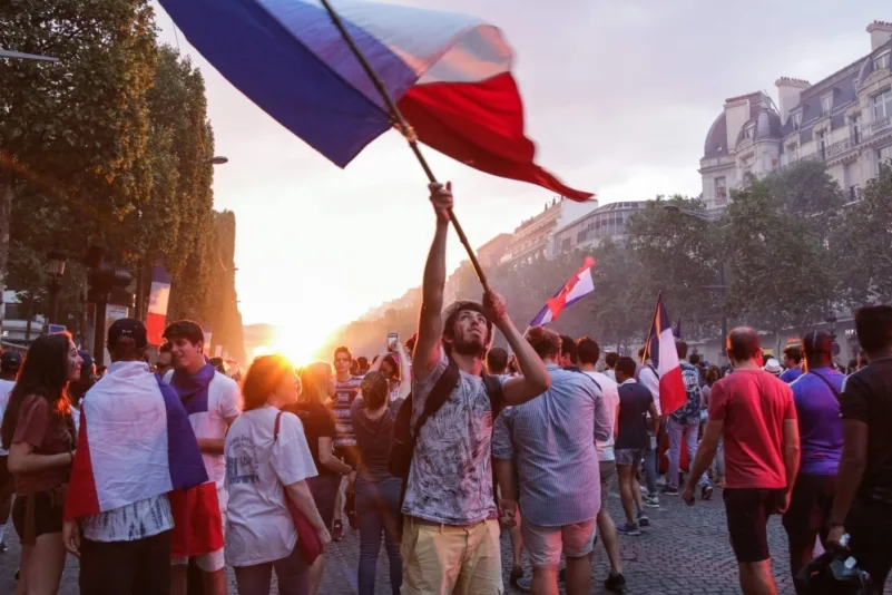 بالصور..  هكذا احتفل الفرنسيون بكأس العالم