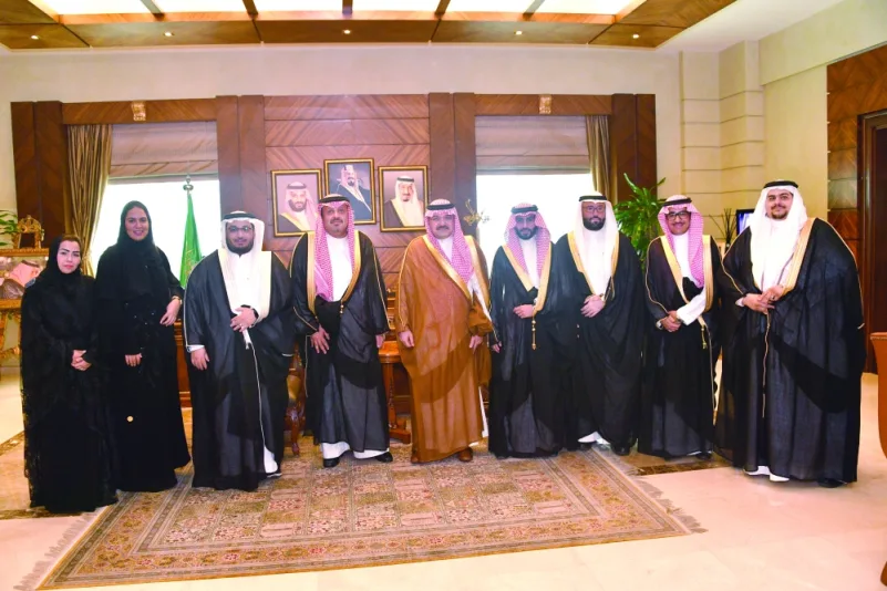 محافظ جدة يلتقي رئيس وأعضاء لجنة المجتمع القانوني