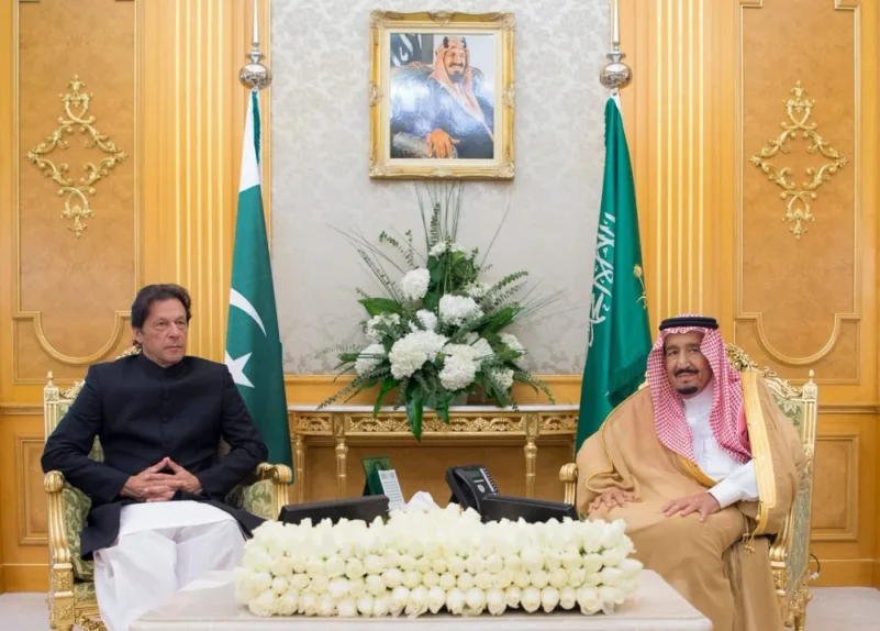 خادم الحرمين يعقد جلسة مباحثات مع رئيس وزراء باكستان
