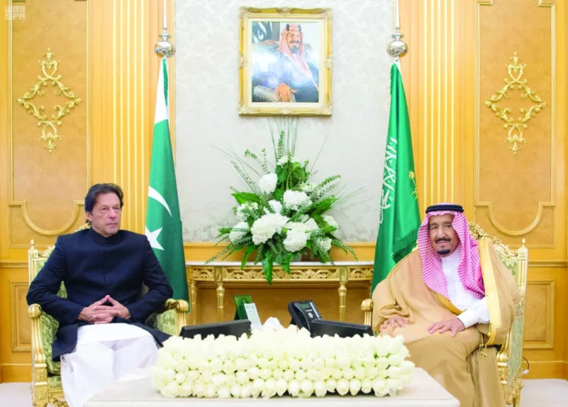 خادم الحرمين يبحث مع رئيس الوزراء الباكستاني المستجدات الإقليمية