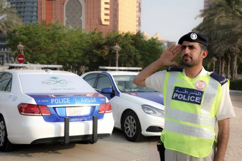 تزيين 88 دورية لشرطة أبوظبي احتفاء باليوم الوطني للمملكة