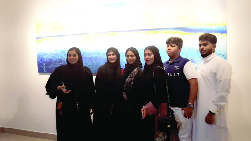 سيدات يحملن الفن التشكيلي السعودي لخارج الوطن
