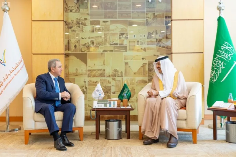 سلطان بن سلمان يلتقي سفير اذربيجان لدى المملكة