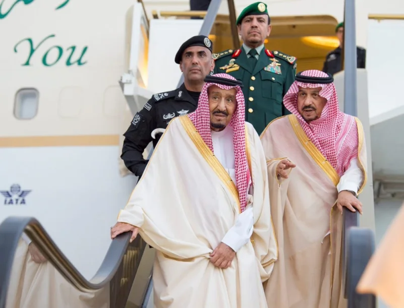 خادم الحرمين يصل إلى الرياض قادماً من حائل
