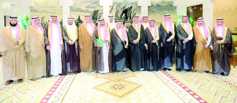 أمير الرياض يستقبل أمناء مجالس المناطق