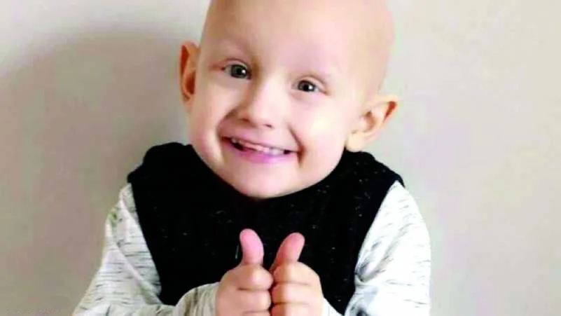 قبل وفاته بساعات.. «طفل السرطان» يعتذر لأمه