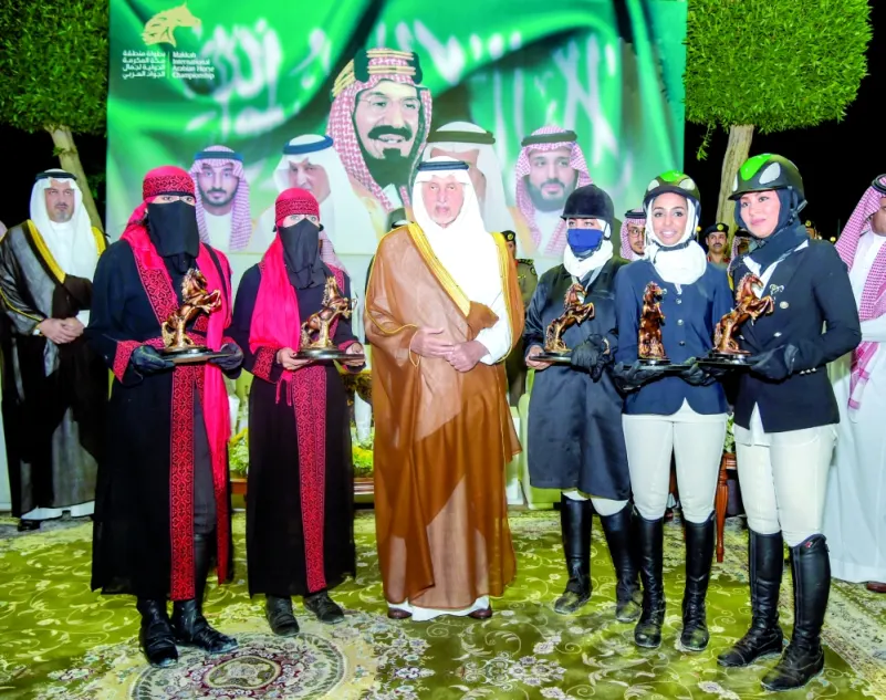 الفيصل يتوج الفائزين ببطولة مكة لجمال الجواد العربي