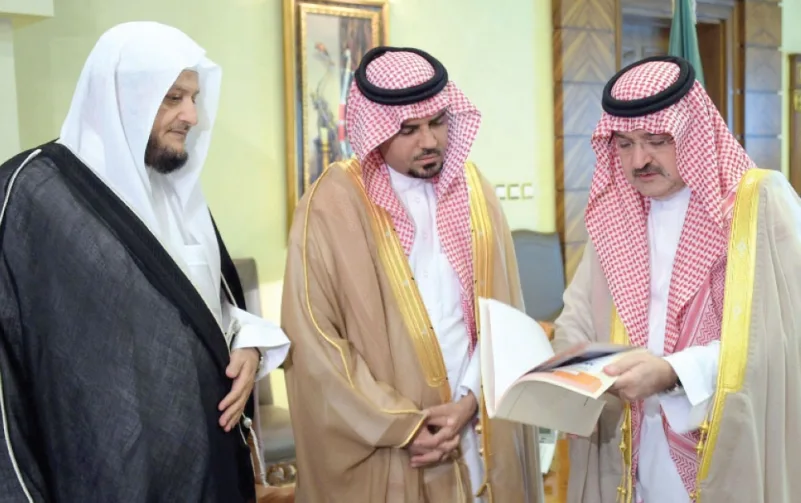 مشعل بن ماجد يستقبل مدير جامعة جدة وأمين عام مسابقة القرآن الكريم