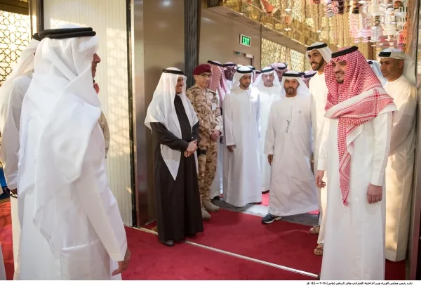 نائب رئيس وزراء الإمارات يغادر الرياض