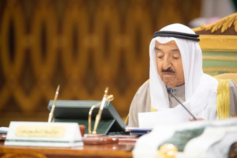 أمير الكويت يدعو لاحتواء الخلافات ووحدة الموقف الخليجي