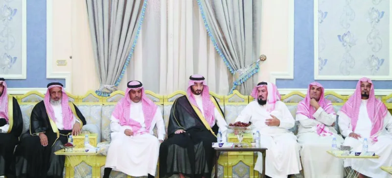 نائب أمير مكة يقدم التعازي لصنيتان الضيط في وفاة فواز