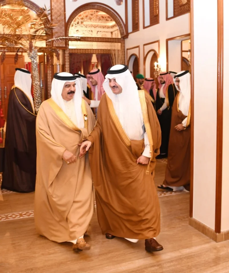 أمير الشرقية ينقل تعازي خادم الحرمين إلى ملك البحرين