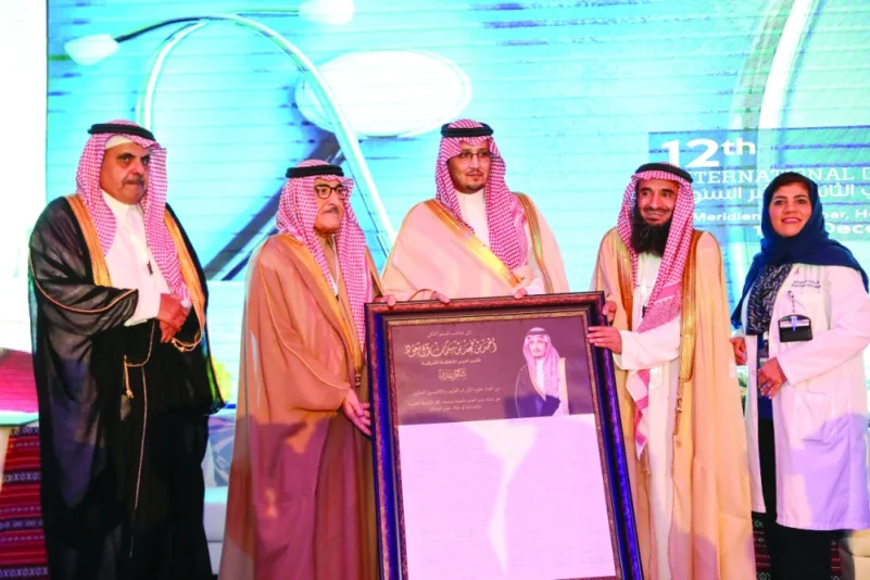 تكريم الفائزين بجائزة أمير الشرقية لأبحاث السرطان