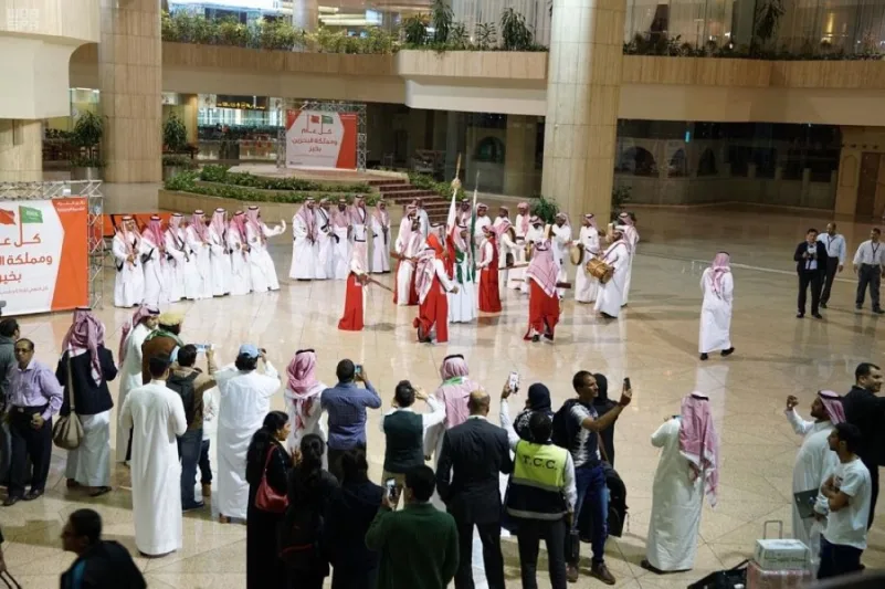 مطارات المملكة والجوازات تحتفل باليوم الوطني للبحرين