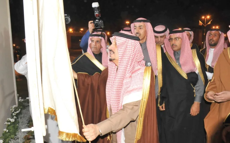 أمير الرياض يدشن جناحي الخرج والغاط في الجنادرية