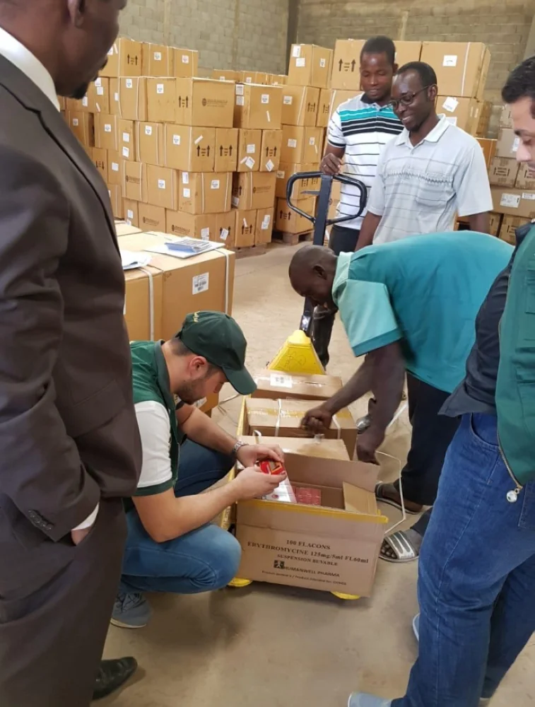 "سلمان للإغاثة" يسلّم مساعدات المملكة إلى جمهورية بوركينا فاسو