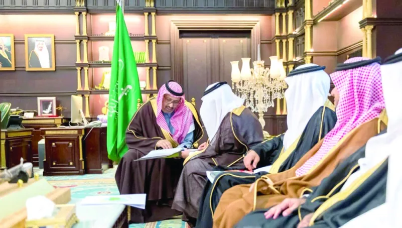 حسام بن سعود يدعم «الباحة الخضراء» بـ5000 شتلة سدر