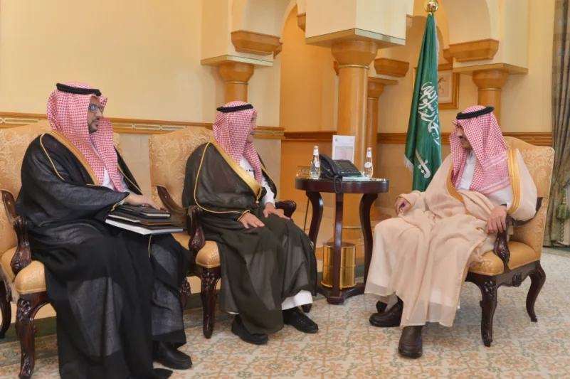 نائب أمير مكة يطلع على مشاريع جامعة الطائف
