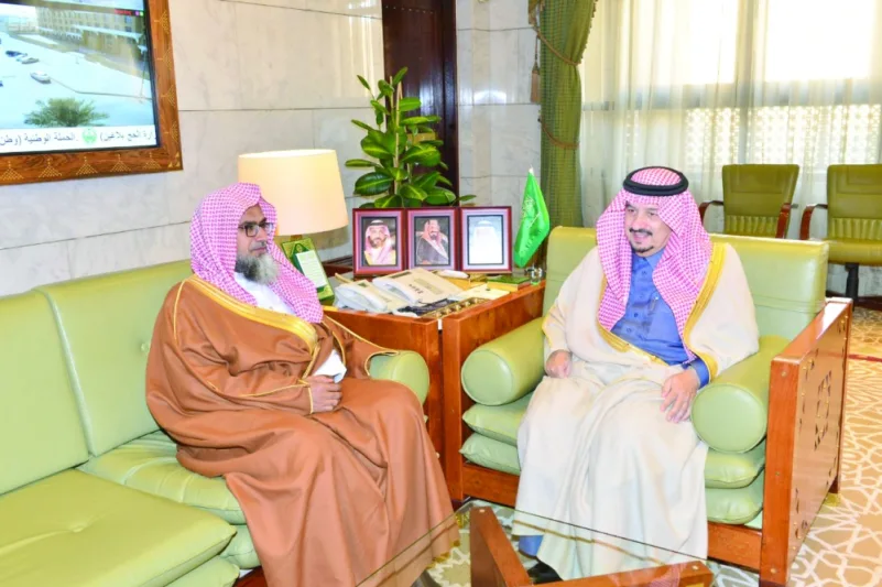 أمير الرياض يستقبل رئيس المحكمة الجزائية