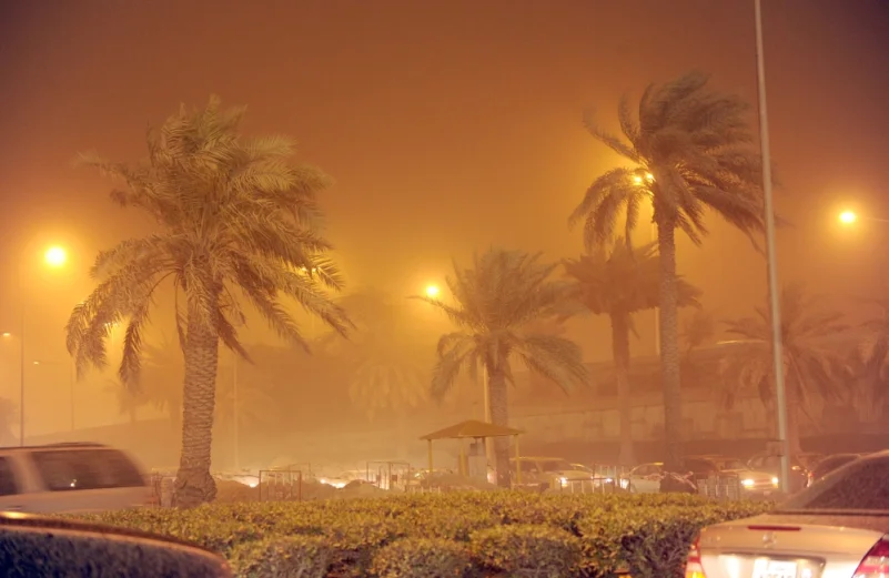 الموانئ الكويتية تتوقف عن الملاحة بسبب الأحوال الجوية