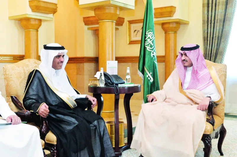 نائب أمير مكة يطلع على برامج التوطين في المحال التجارية