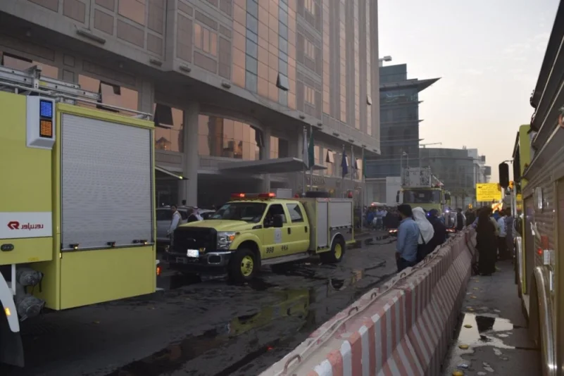 بالصور.. 4 حالات اختناق إثر حريق فندق بالرياض
