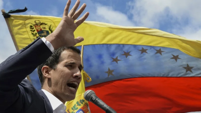رئيس البرلمان الفنزويلي يعلن نفسه "رئيسا" للبلاد وترامب يعترف