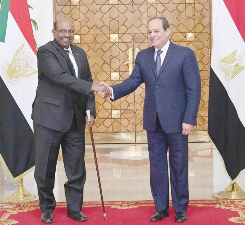 البشير يحذر من محاولة لاستنساخ الربيع العربي في السودان