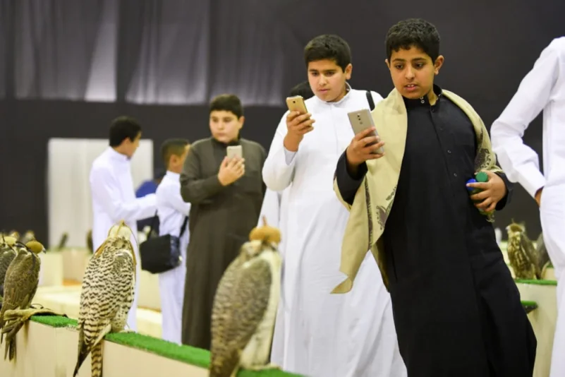 مهرجان الملك عبدالعزيز للصقور يثري حب الصقور لدى الطلاب