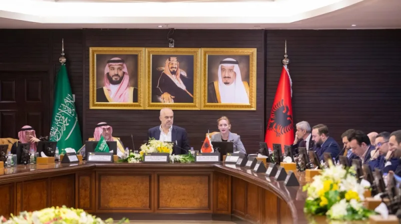 رئيس وزراء ألبانيا وأصحاب الأعمال السعوديين يناقشون الفرص الاستثمارية