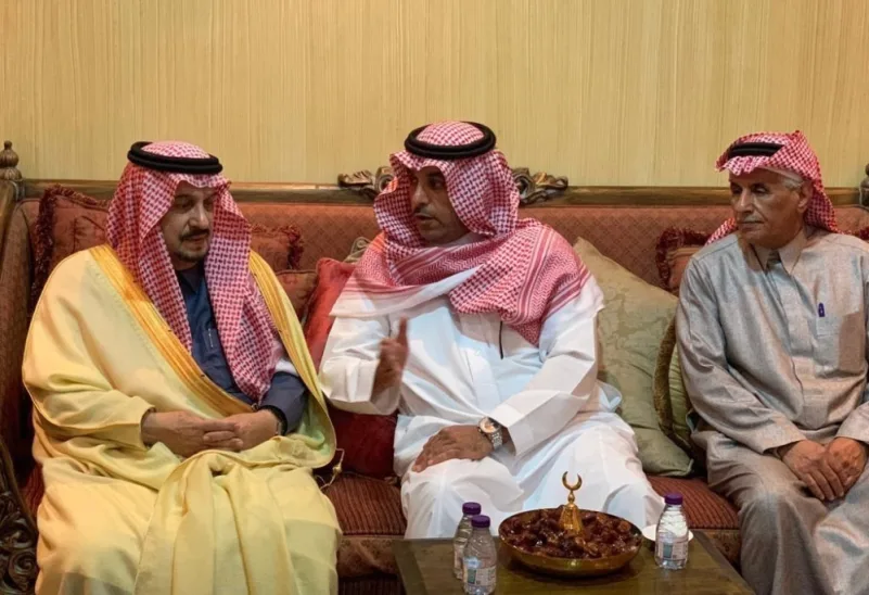 أمير الرياض يعزّي "رئيس الإحصاء" في وفاة والده