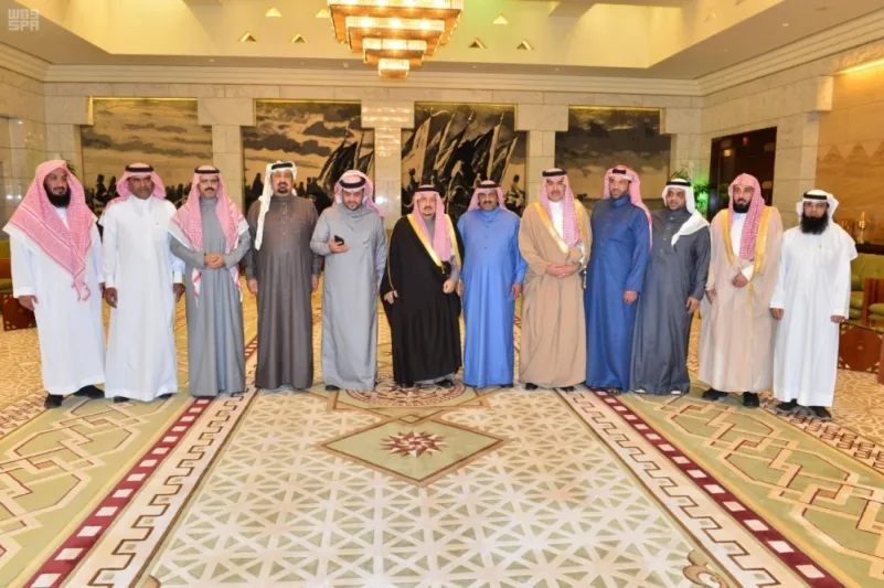 أمير الرياض يستقبل ورثة العنزي بعد تنازلهم عن قاتل أخيهم