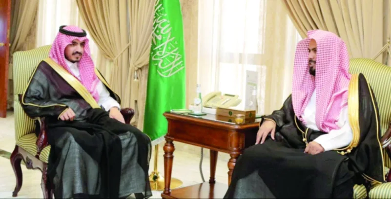 أمير مكة بالنيابة يلتقي رئيس محكمة التنفيذ وأمين المجمع الفقهي