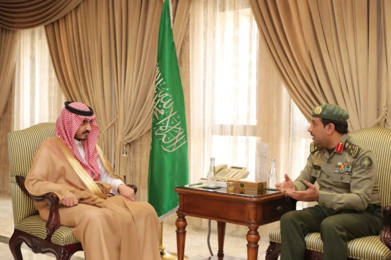 أمير مكة بالنيابة يتسلّم التقرير السنوي لجوازات المنطقة