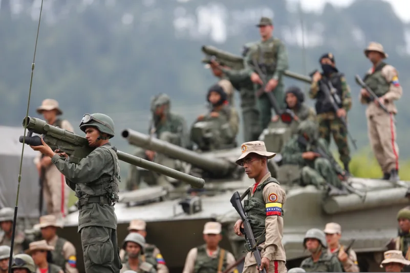 الجيش الفنزويلي "في حالة تأهب" لمواجهة أي خرق لحدود البلاد