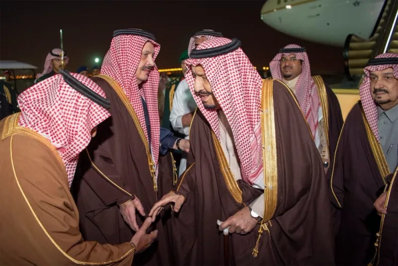 خادم الحرمين في الرياض بعد حضور ساطع للقمة العربية الأوروبية