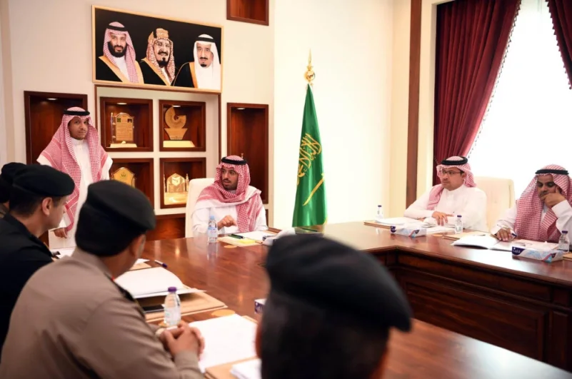 سعود بن جلوي يبحث سبل تطوير العمل الأمني بمحافظة جدة