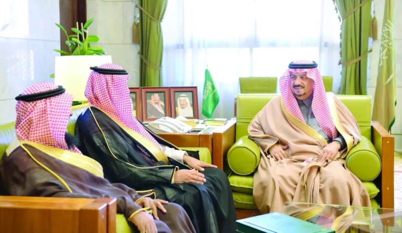أمير الرياض يتسلم تقرير «المجاهدين»
