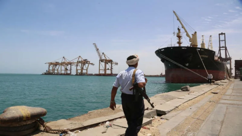 بريطانيا تطالب بمغادرة الحوثيين لميناء الحديدة